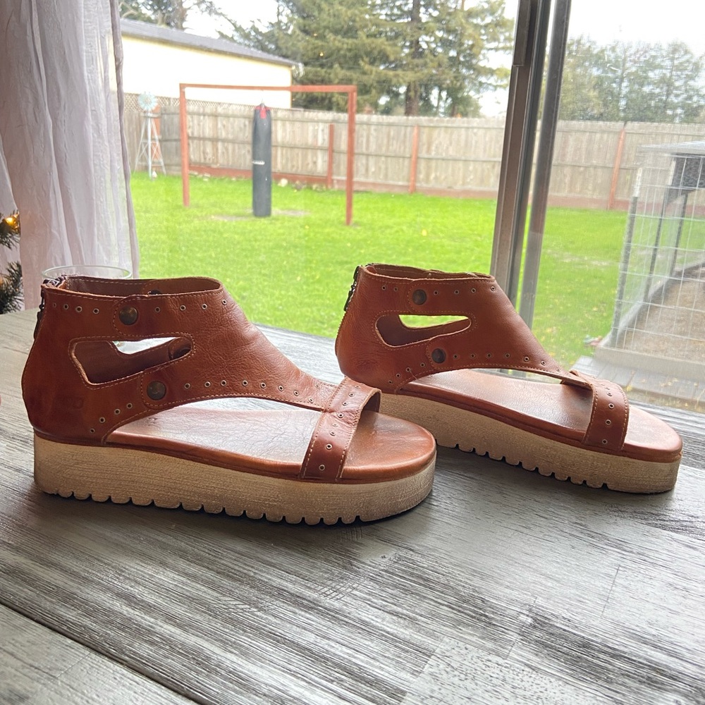 Platform bedstu sandals zip up size 8 great condition